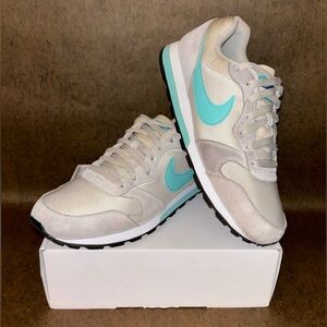 *NIKE* MD Runner 2 Light Bone/ Hyper Turquoise Women’s Running Shoe Size 11.